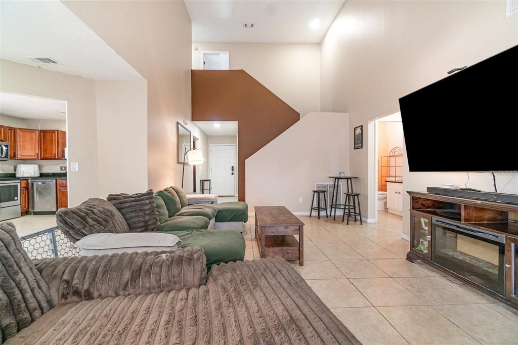 For Sale: $410,000 (4 beds, 2 baths, 1959 Square Feet)