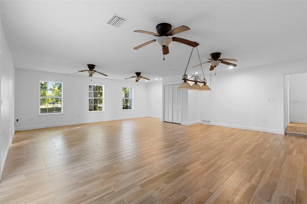 待售: $850,000 (5 贝兹, 3 浴室, 2982 平方英尺)