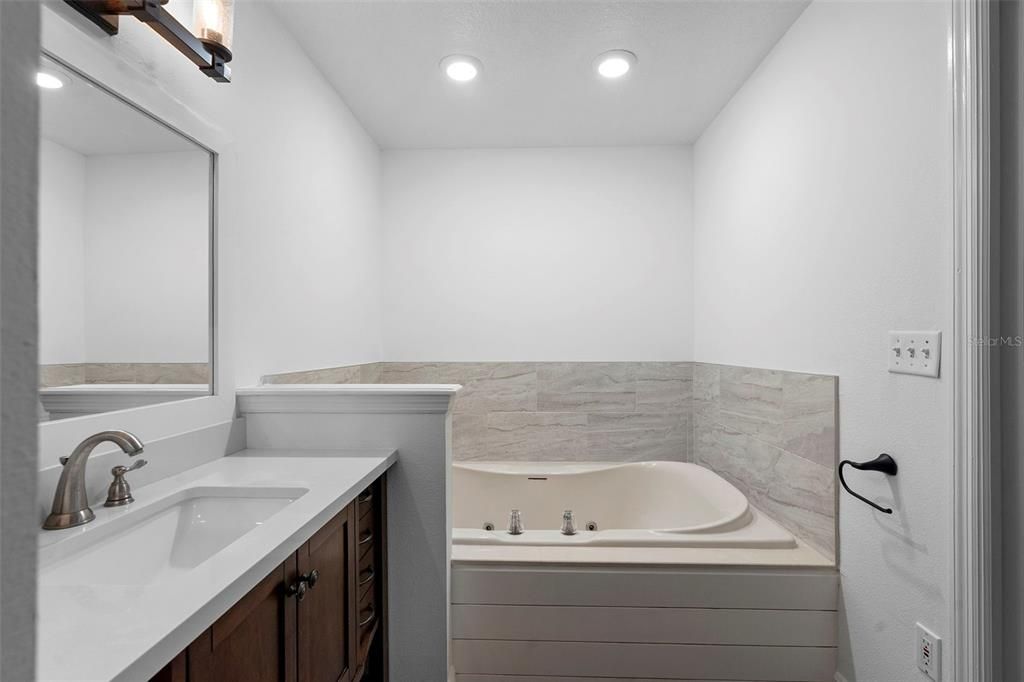 待售: $850,000 (5 贝兹, 3 浴室, 2982 平方英尺)