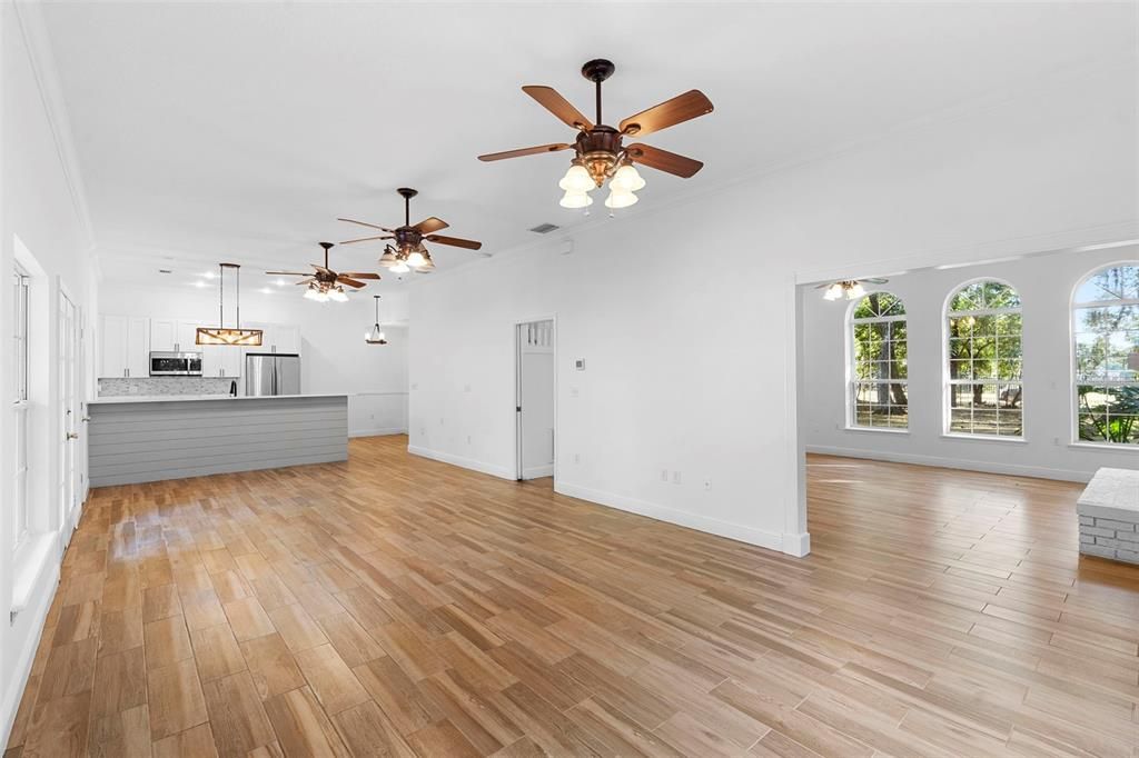 待售: $850,000 (5 贝兹, 3 浴室, 2982 平方英尺)