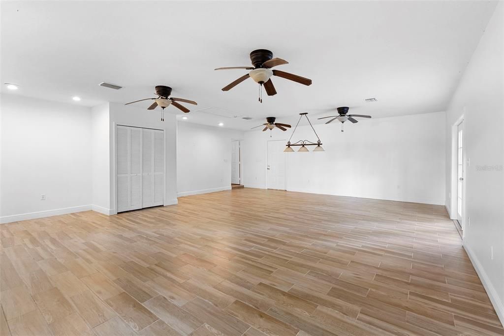 待售: $850,000 (5 贝兹, 3 浴室, 2982 平方英尺)