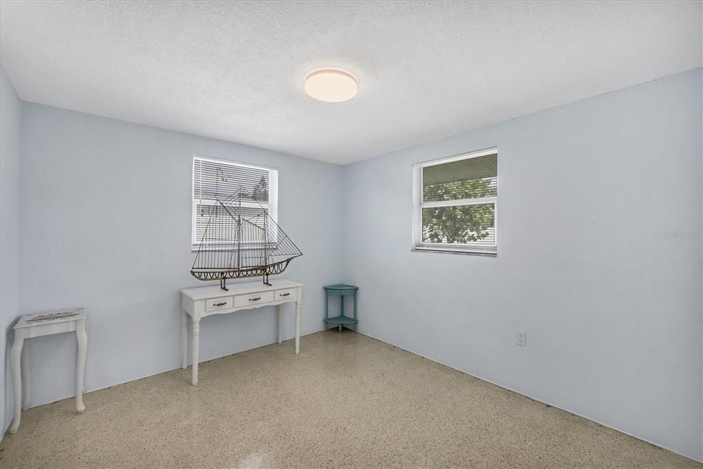 На продажу: $179,000 (3 спален, 1 ванн, 1144 Квадратных фут)