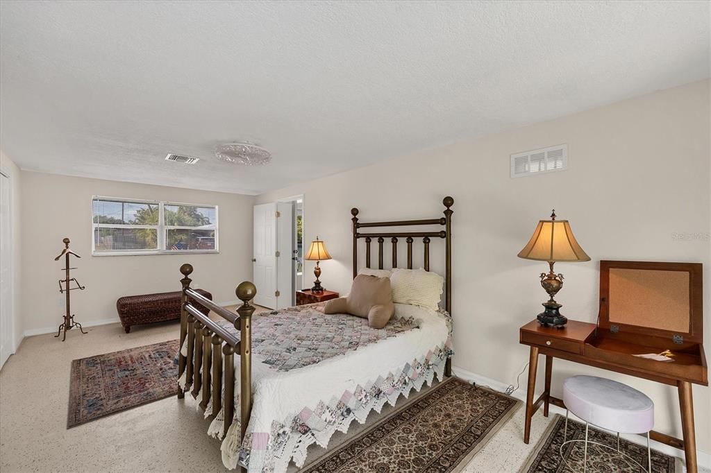 На продажу: $179,000 (3 спален, 1 ванн, 1144 Квадратных фут)