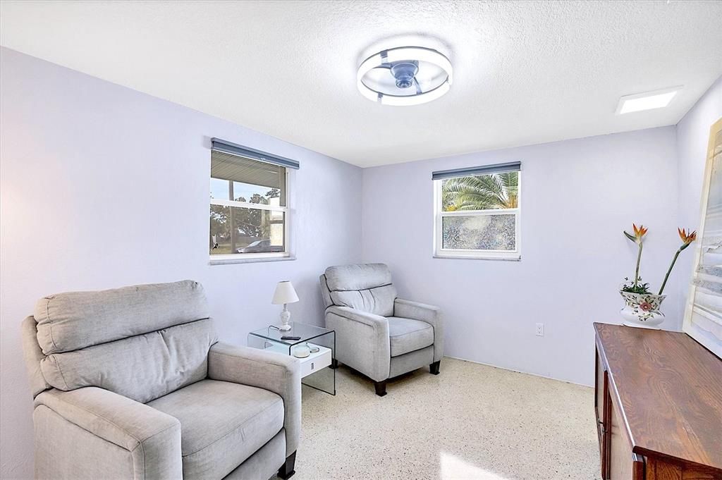 На продажу: $179,000 (3 спален, 1 ванн, 1144 Квадратных фут)