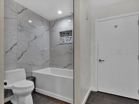 出租: $6,000 (2 贝兹, 2 浴室, 1726 平方英尺)