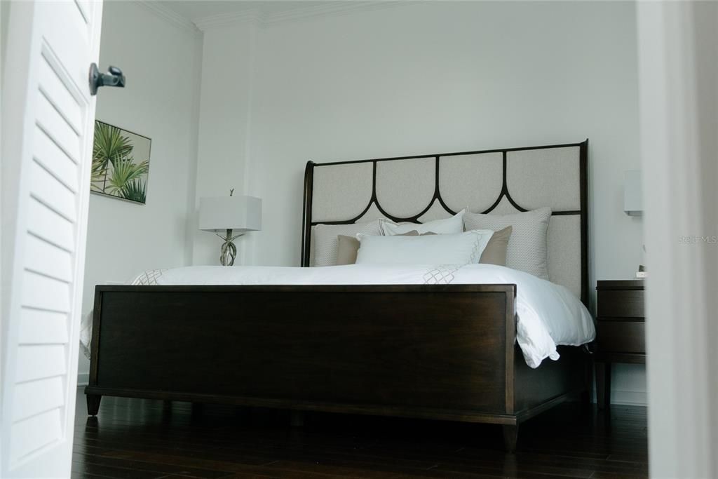 出租: $6,000 (2 贝兹, 2 浴室, 1726 平方英尺)