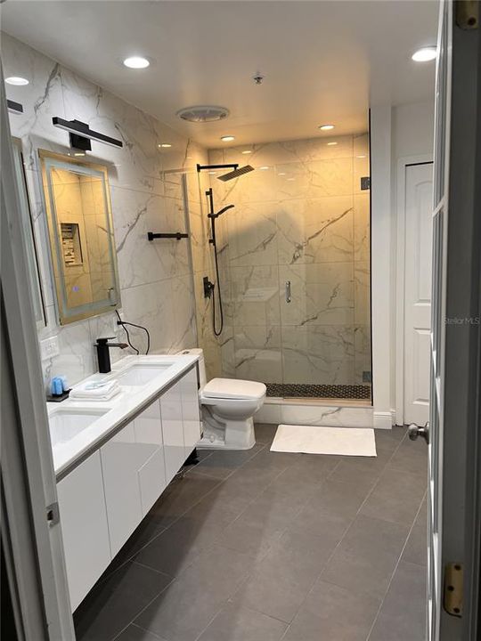 出租: $6,000 (2 贝兹, 2 浴室, 1726 平方英尺)