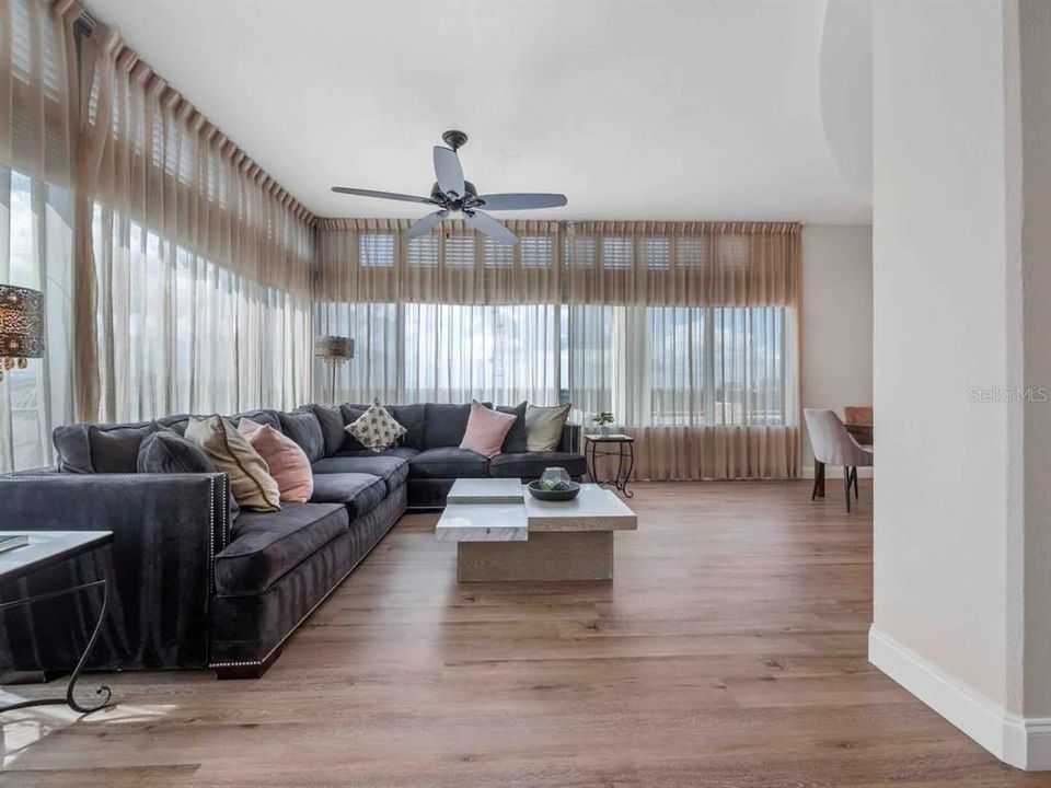 出租: $6,000 (2 贝兹, 2 浴室, 1726 平方英尺)