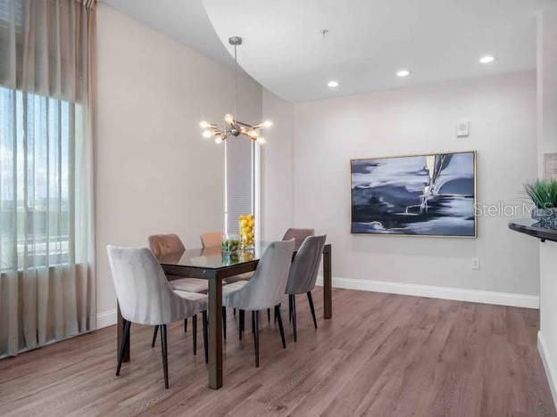 出租: $6,000 (2 贝兹, 2 浴室, 1726 平方英尺)