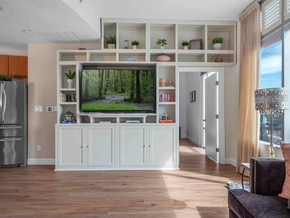 出租: $6,000 (2 贝兹, 2 浴室, 1726 平方英尺)