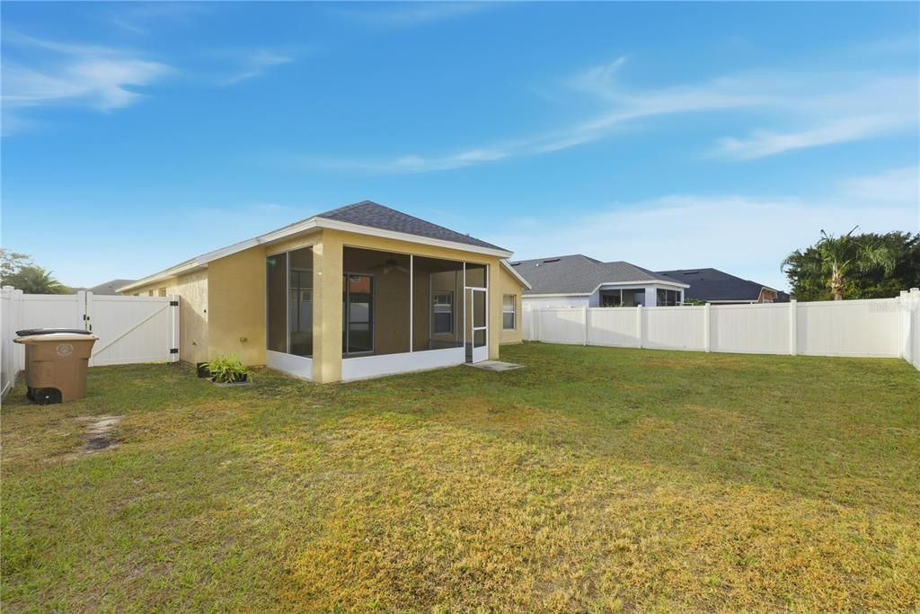 For Rent: $1,995 (4 beds, 2 baths, 1944 Square Feet)