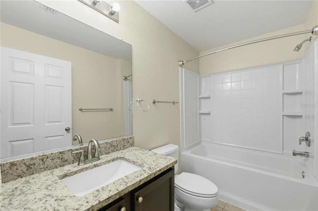 For Rent: $1,995 (4 beds, 2 baths, 1944 Square Feet)