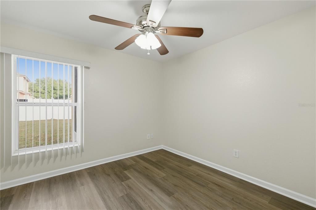 For Rent: $1,995 (4 beds, 2 baths, 1944 Square Feet)