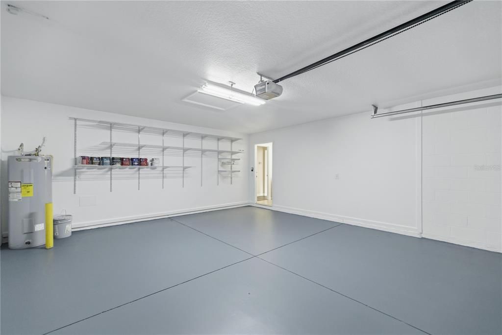 For Rent: $1,995 (4 beds, 2 baths, 1944 Square Feet)