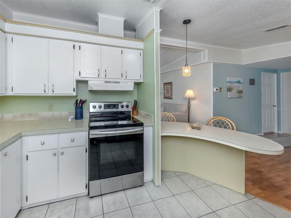 For Sale: $148,000 (2 beds, 2 baths, 962 Square Feet)