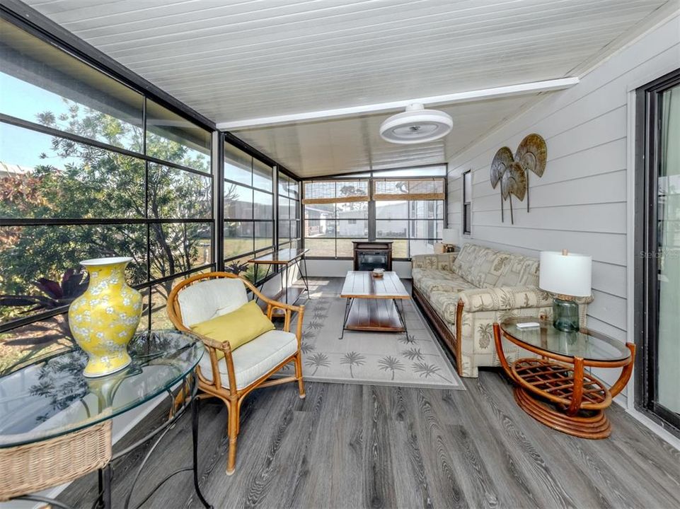 For Sale: $148,000 (2 beds, 2 baths, 962 Square Feet)