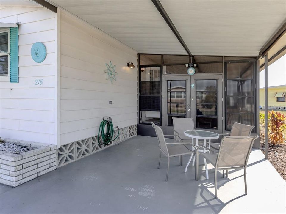 For Sale: $148,000 (2 beds, 2 baths, 962 Square Feet)