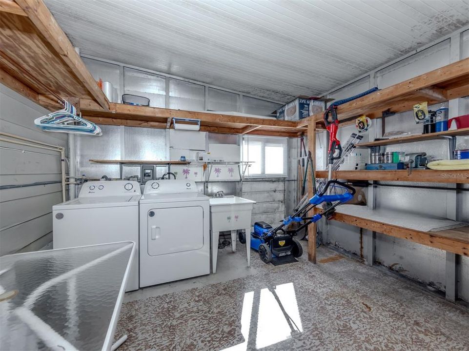 For Sale: $148,000 (2 beds, 2 baths, 962 Square Feet)