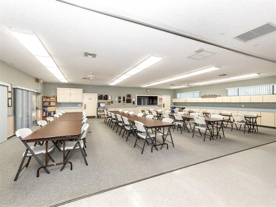 For Sale: $148,000 (2 beds, 2 baths, 962 Square Feet)