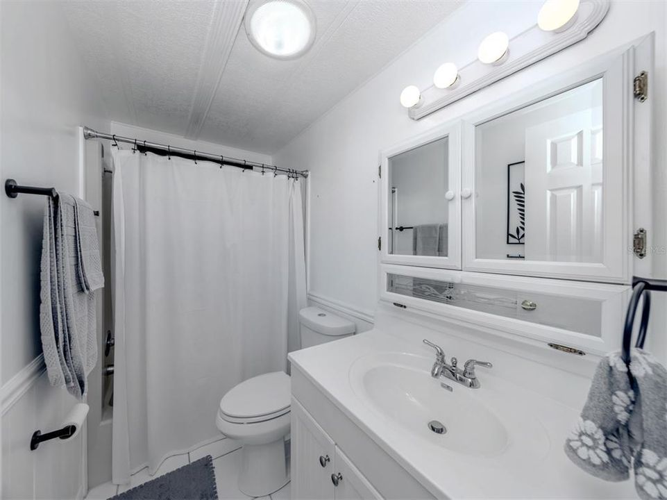 For Sale: $148,000 (2 beds, 2 baths, 962 Square Feet)