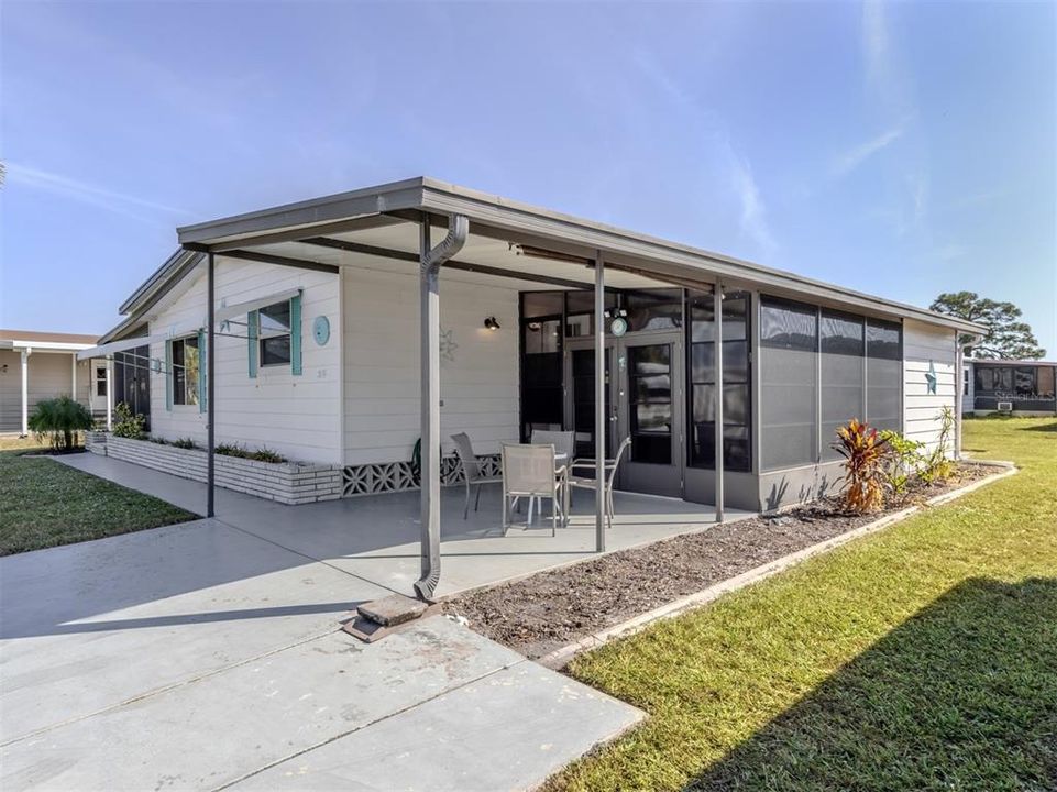 For Sale: $148,000 (2 beds, 2 baths, 962 Square Feet)