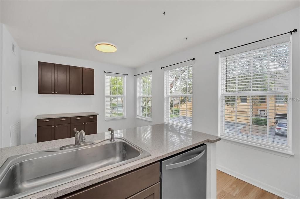 For Sale: $495,000 (3 beds, 2 baths, 1465 Square Feet)