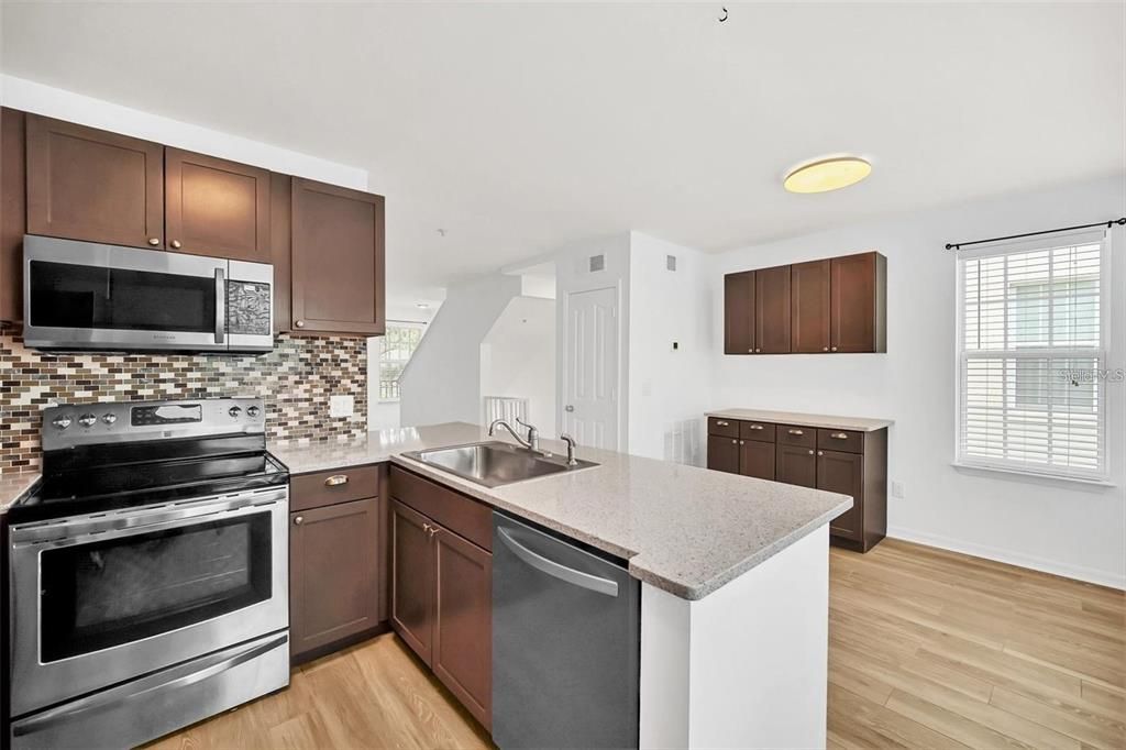 For Sale: $495,000 (3 beds, 2 baths, 1465 Square Feet)