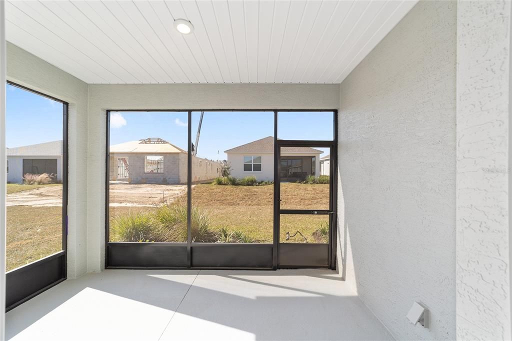 Под контрактом: $286,000 (2 спален, 2 ванн, 1467 Квадратных фут)