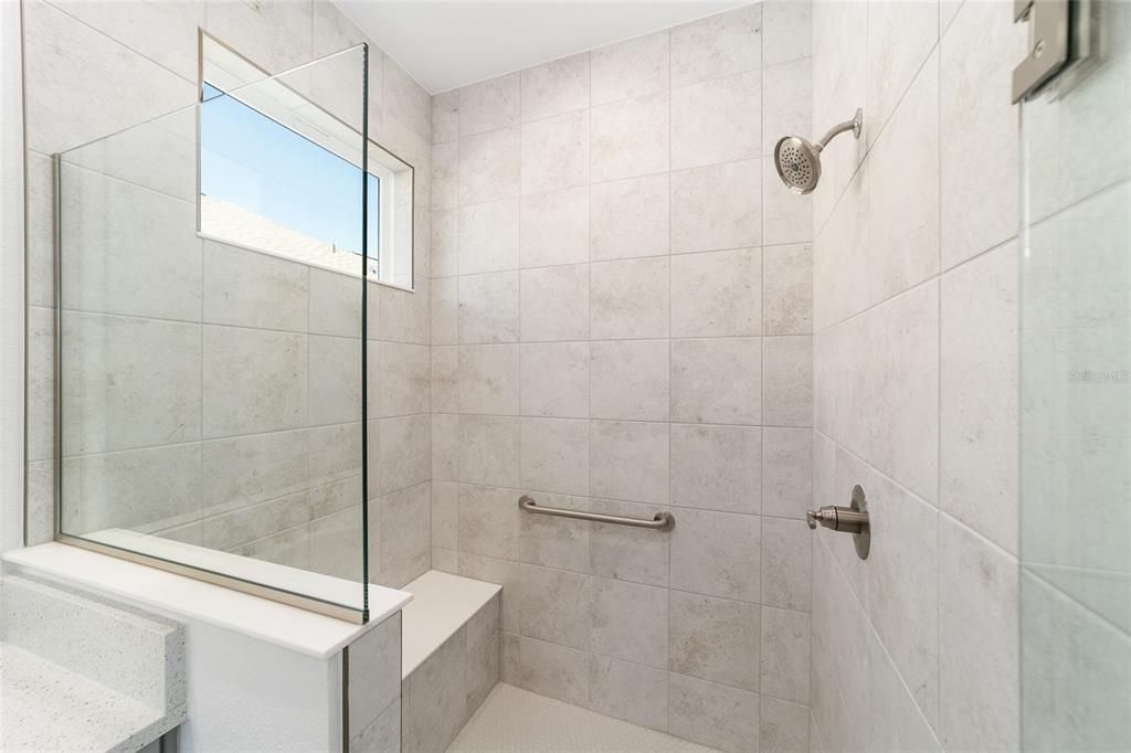 Под контрактом: $286,000 (2 спален, 2 ванн, 1467 Квадратных фут)