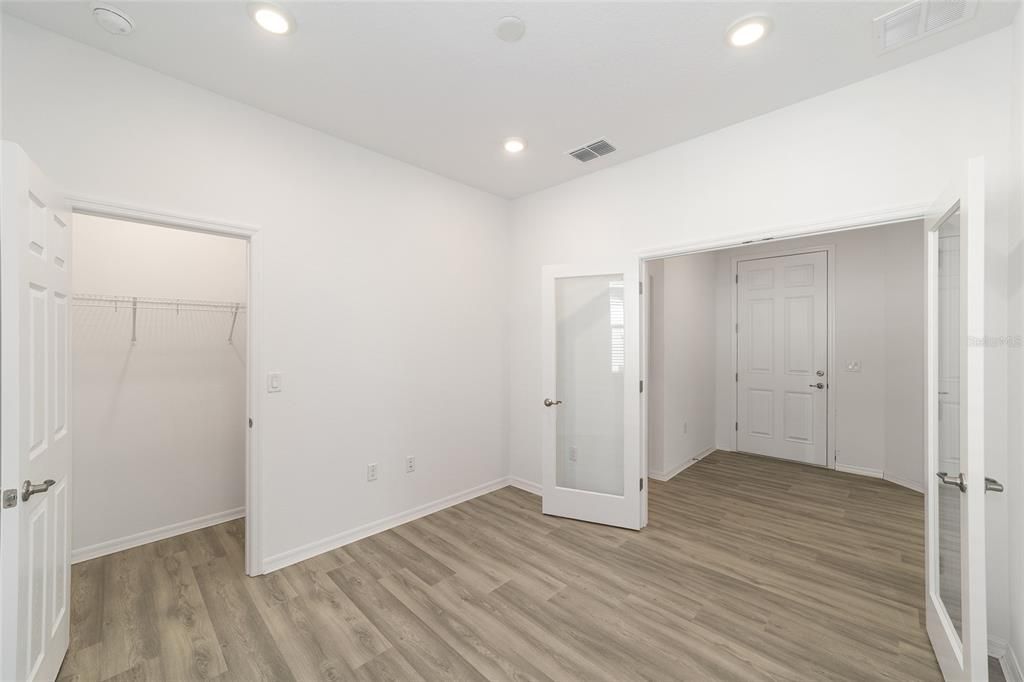 Под контрактом: $286,000 (2 спален, 2 ванн, 1467 Квадратных фут)