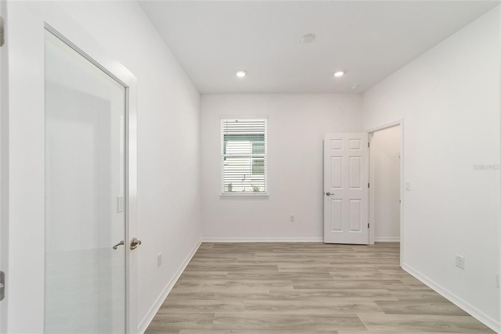 Под контрактом: $286,000 (2 спален, 2 ванн, 1467 Квадратных фут)