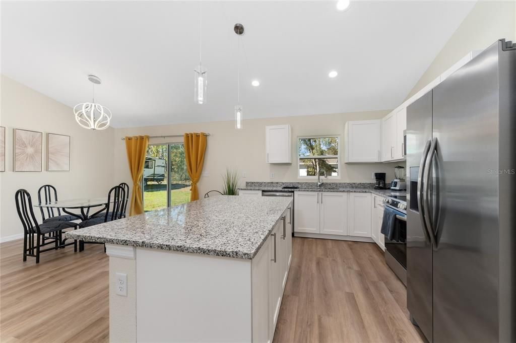 В аренду: $1,950 (3 спален, 2 ванн, 1380 Квадратных фут)