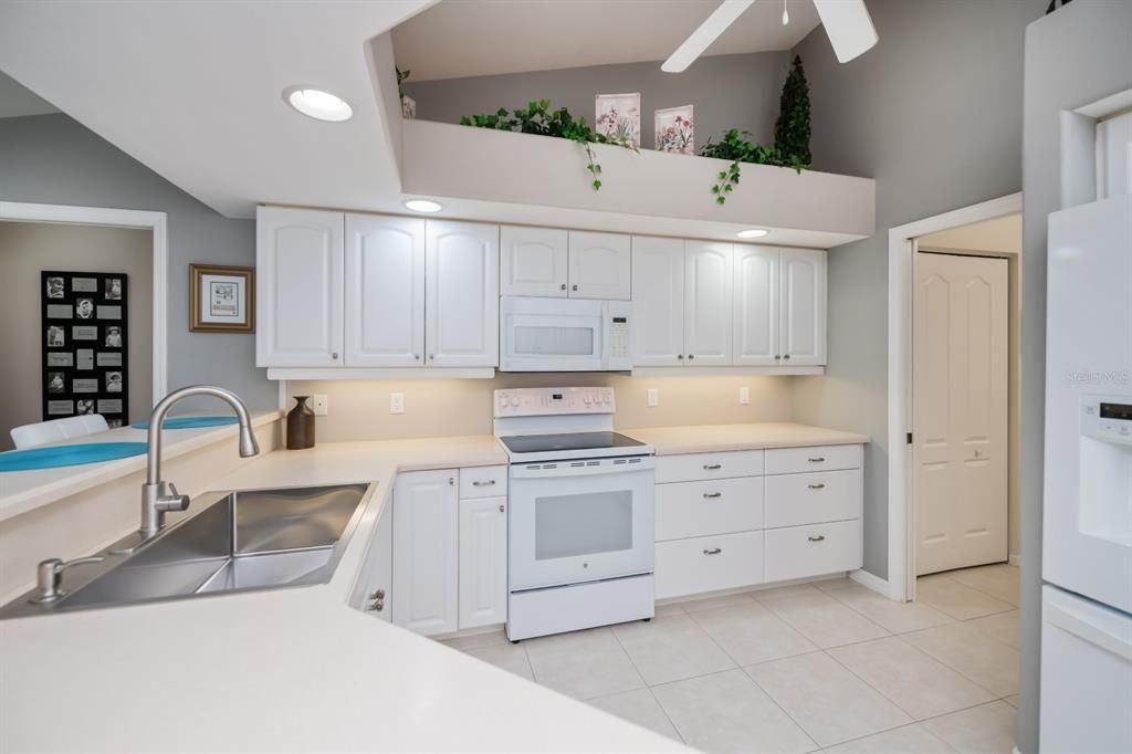 待售: $465,000 (3 贝兹, 2 浴室, 2242 平方英尺)