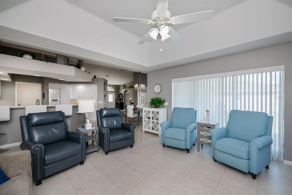 待售: $465,000 (3 贝兹, 2 浴室, 2242 平方英尺)