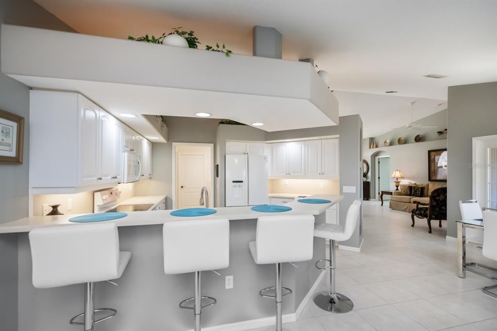 待售: $465,000 (3 贝兹, 2 浴室, 2242 平方英尺)