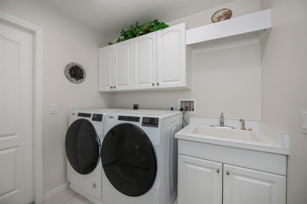 待售: $465,000 (3 贝兹, 2 浴室, 2242 平方英尺)