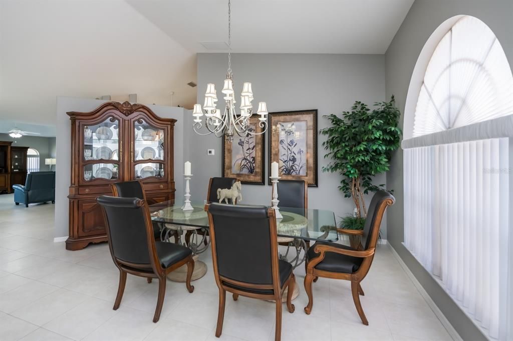 待售: $465,000 (3 贝兹, 2 浴室, 2242 平方英尺)