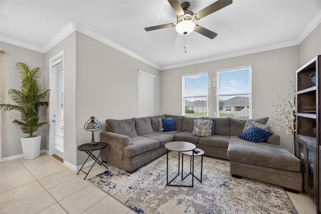 На продажу: $325,000 (3 спален, 2 ванн, 1807 Квадратных фут)