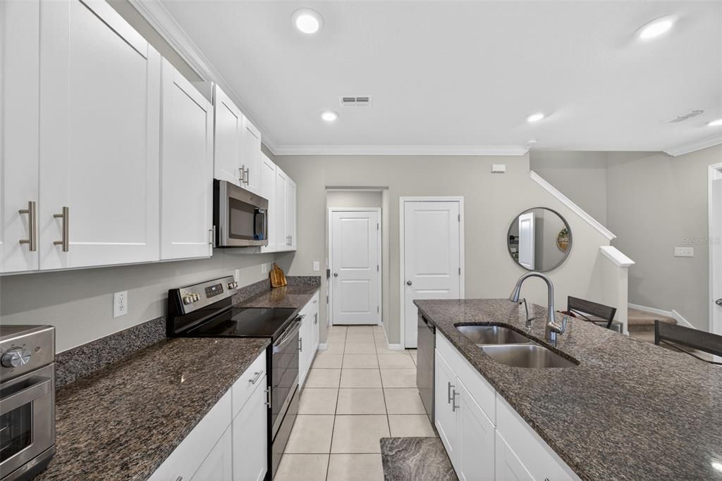 На продажу: $325,000 (3 спален, 2 ванн, 1807 Квадратных фут)