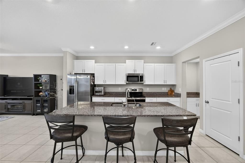 На продажу: $325,000 (3 спален, 2 ванн, 1807 Квадратных фут)