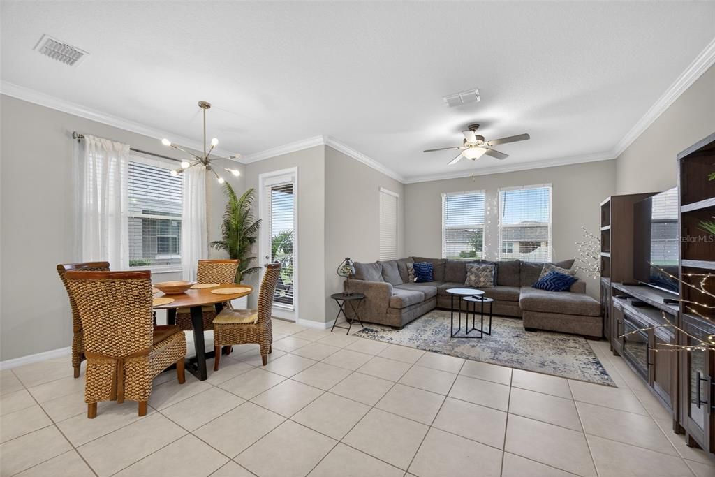 На продажу: $325,000 (3 спален, 2 ванн, 1807 Квадратных фут)