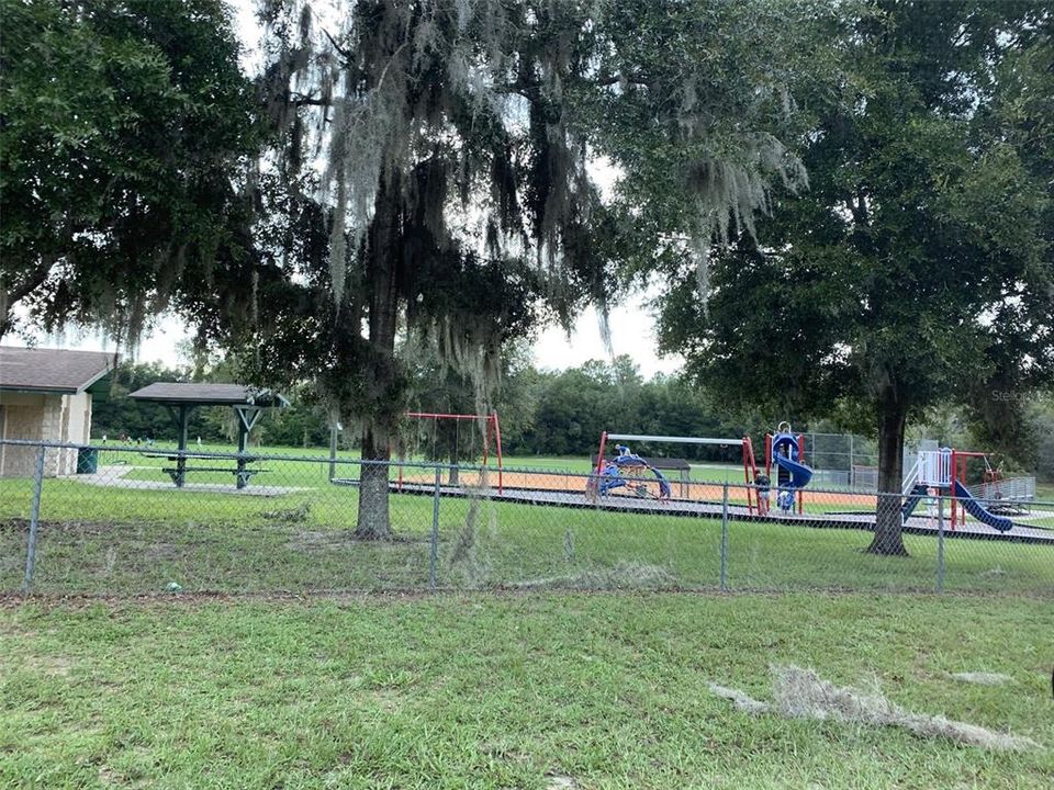 На продажу: $298,850 (3 спален, 2 ванн, 1511 Квадратных фут)