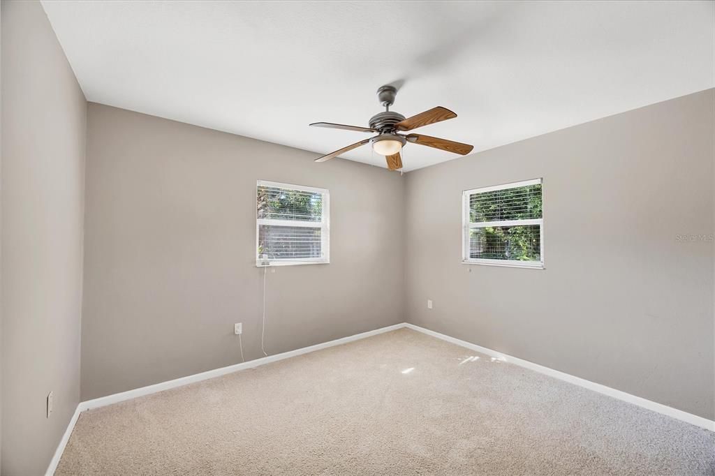 For Sale: $314,900 (2 beds, 1 baths, 1239 Square Feet)