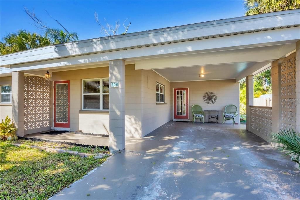 For Sale: $314,900 (2 beds, 1 baths, 1239 Square Feet)