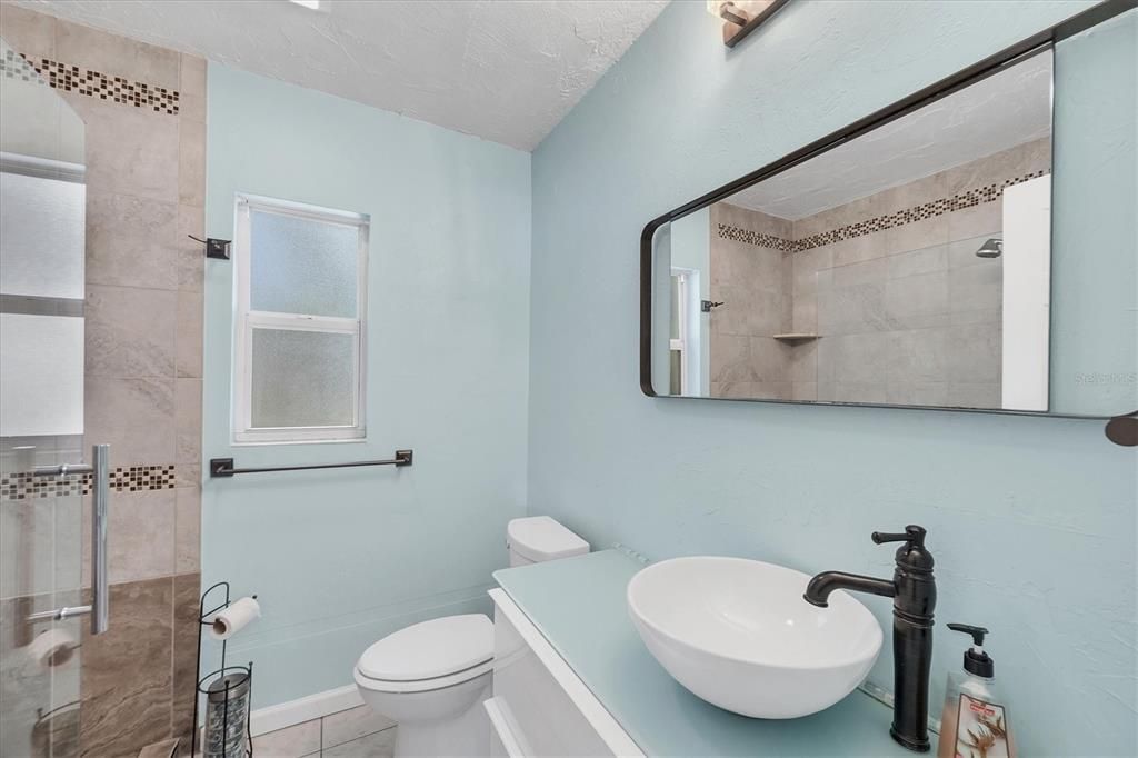 For Sale: $314,900 (2 beds, 1 baths, 1239 Square Feet)