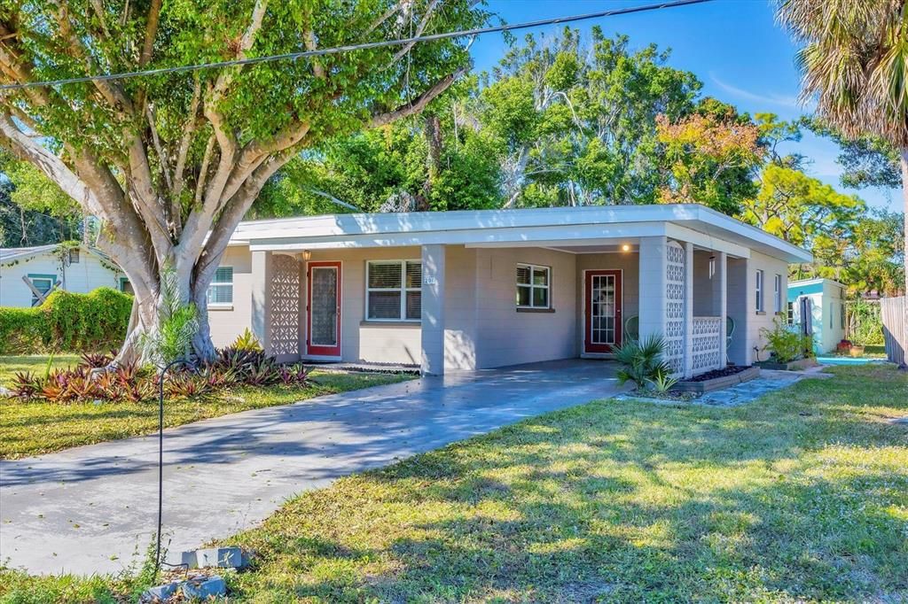 For Sale: $314,900 (2 beds, 1 baths, 1239 Square Feet)