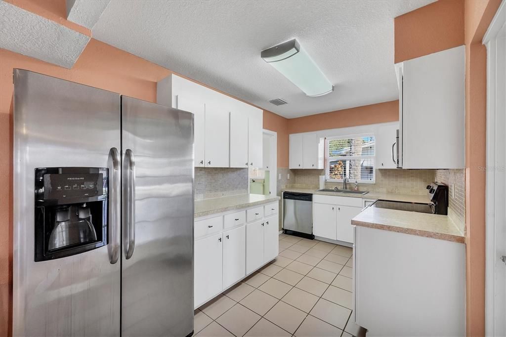 For Sale: $314,900 (2 beds, 1 baths, 1239 Square Feet)