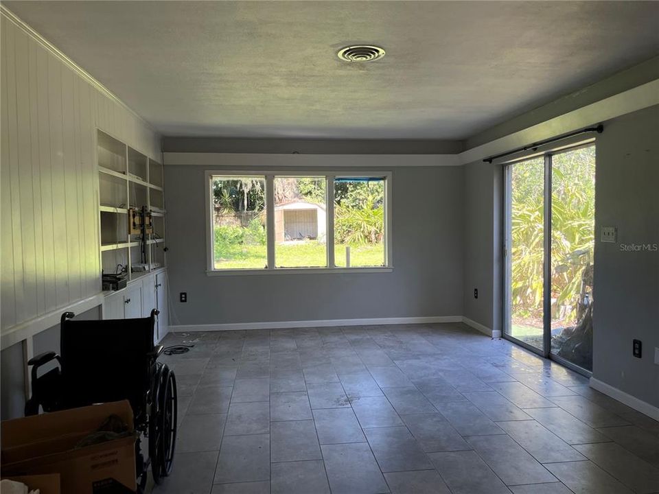 На продажу: $250,000 (3 спален, 2 ванн, 1465 Квадратных фут)