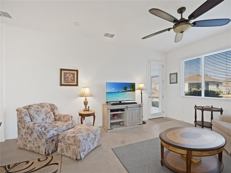 For Sale: $216,612 (2 beds, 2 baths, 1226 Square Feet)