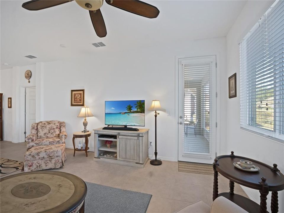 For Sale: $216,612 (2 beds, 2 baths, 1226 Square Feet)